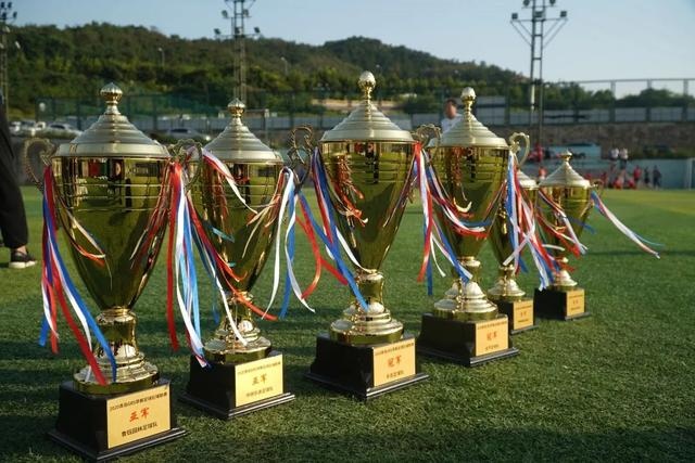 米切尔40分骑士克奇才7连胜 猛龙送黄蜂9连败